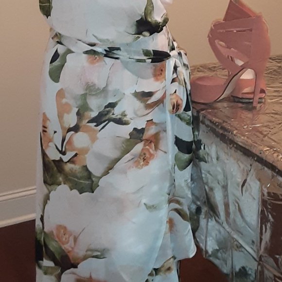 Melrose Sleeveless Maxi Dress - Plus - Size 18 - Picture 2 of 6